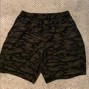 XL 9” Camo Lululemon Shorts